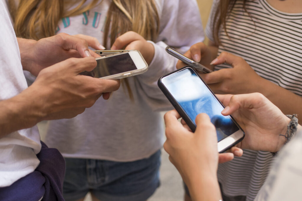 Study Shows Social Media May Play a Role in Eating Disorders Among Teens